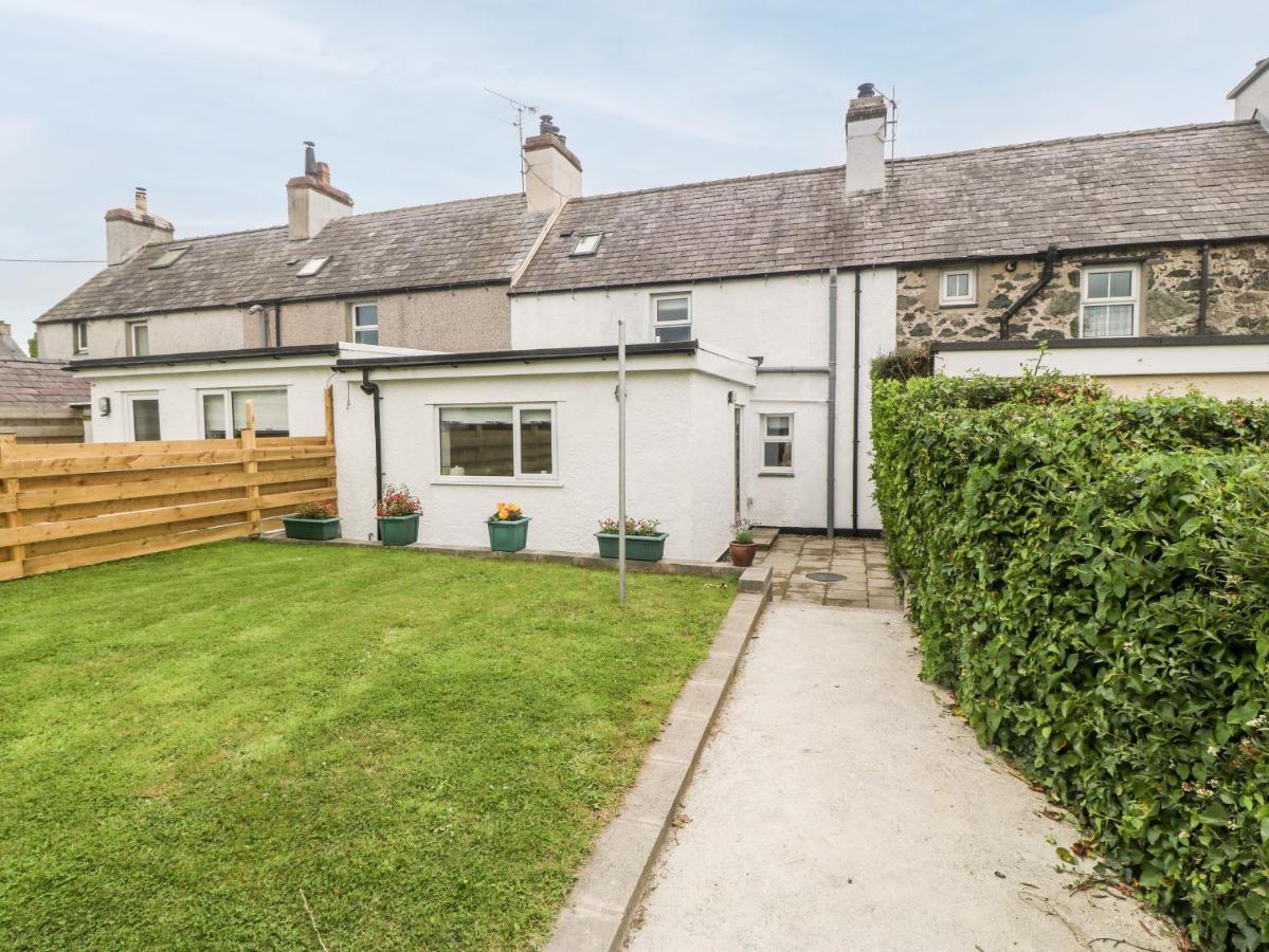 3 Green Terrace Gaerwen Экстерьер фото