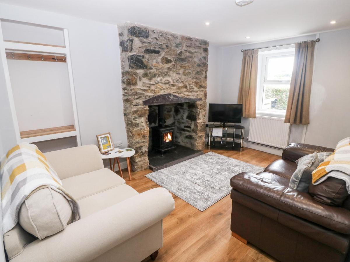3 Green Terrace Gaerwen Экстерьер фото