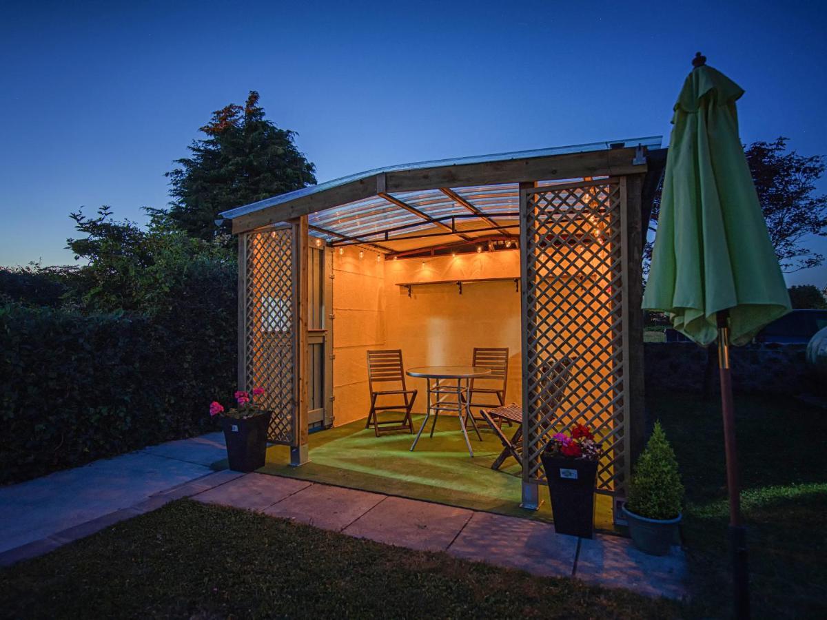 3 Green Terrace Gaerwen Экстерьер фото
